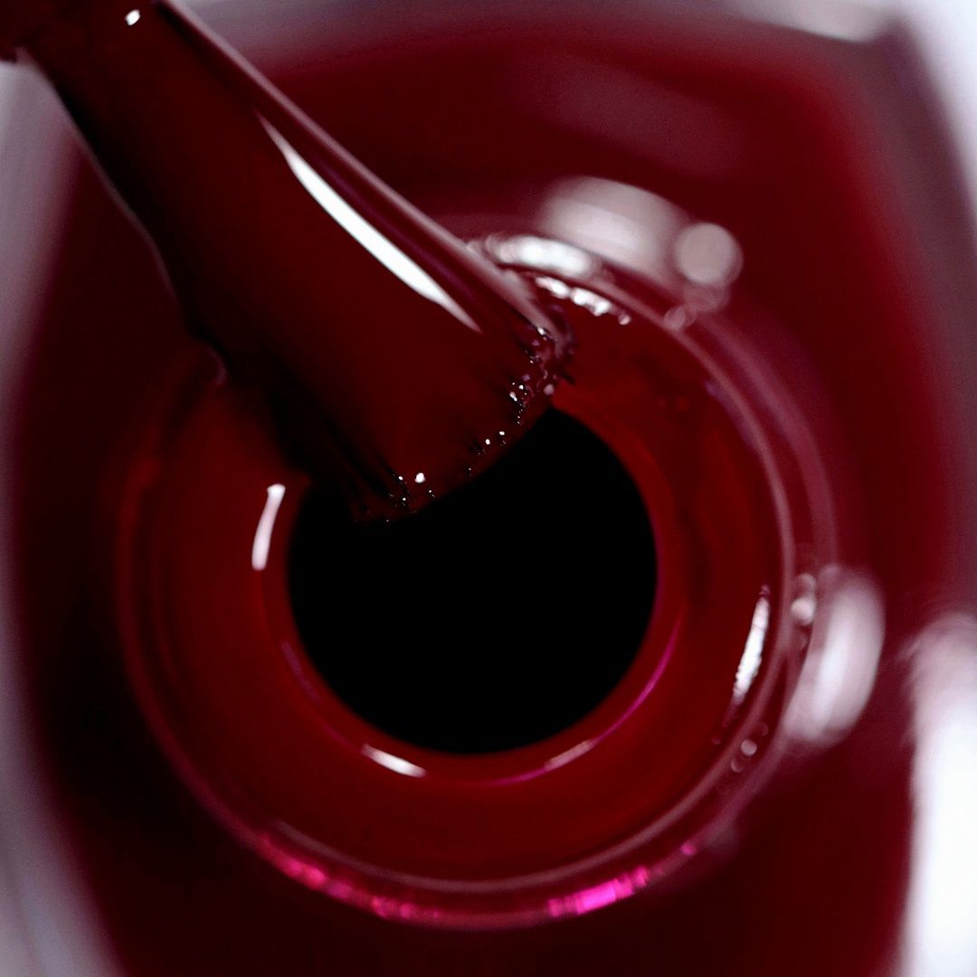 NAIL POLISH 906 Red Illusion